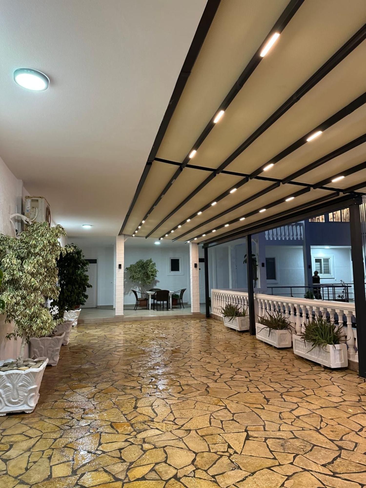 מלון Qeparo Napolon Complex מראה חיצוני תמונה