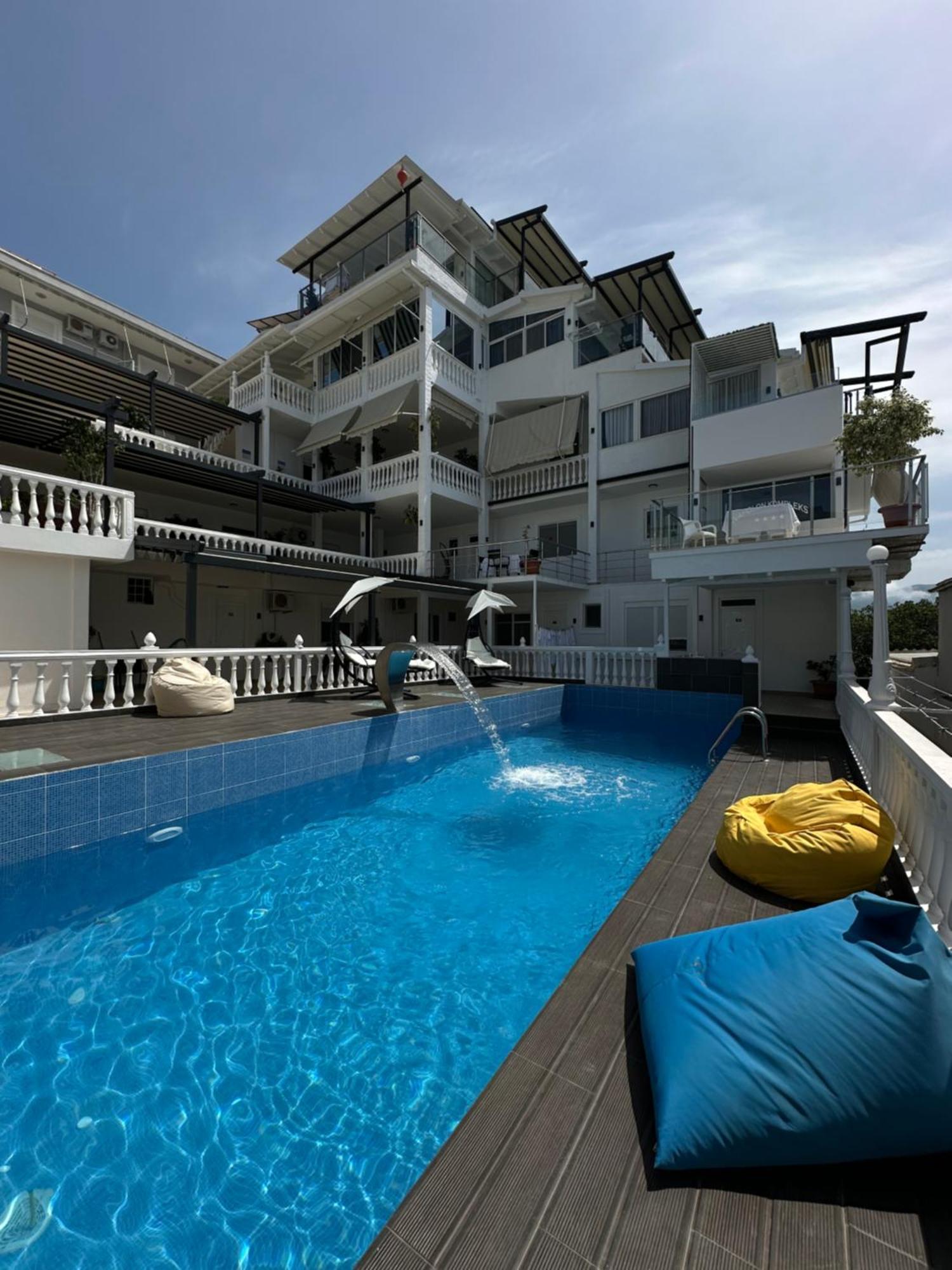 מלון Qeparo Napolon Complex מראה חיצוני תמונה