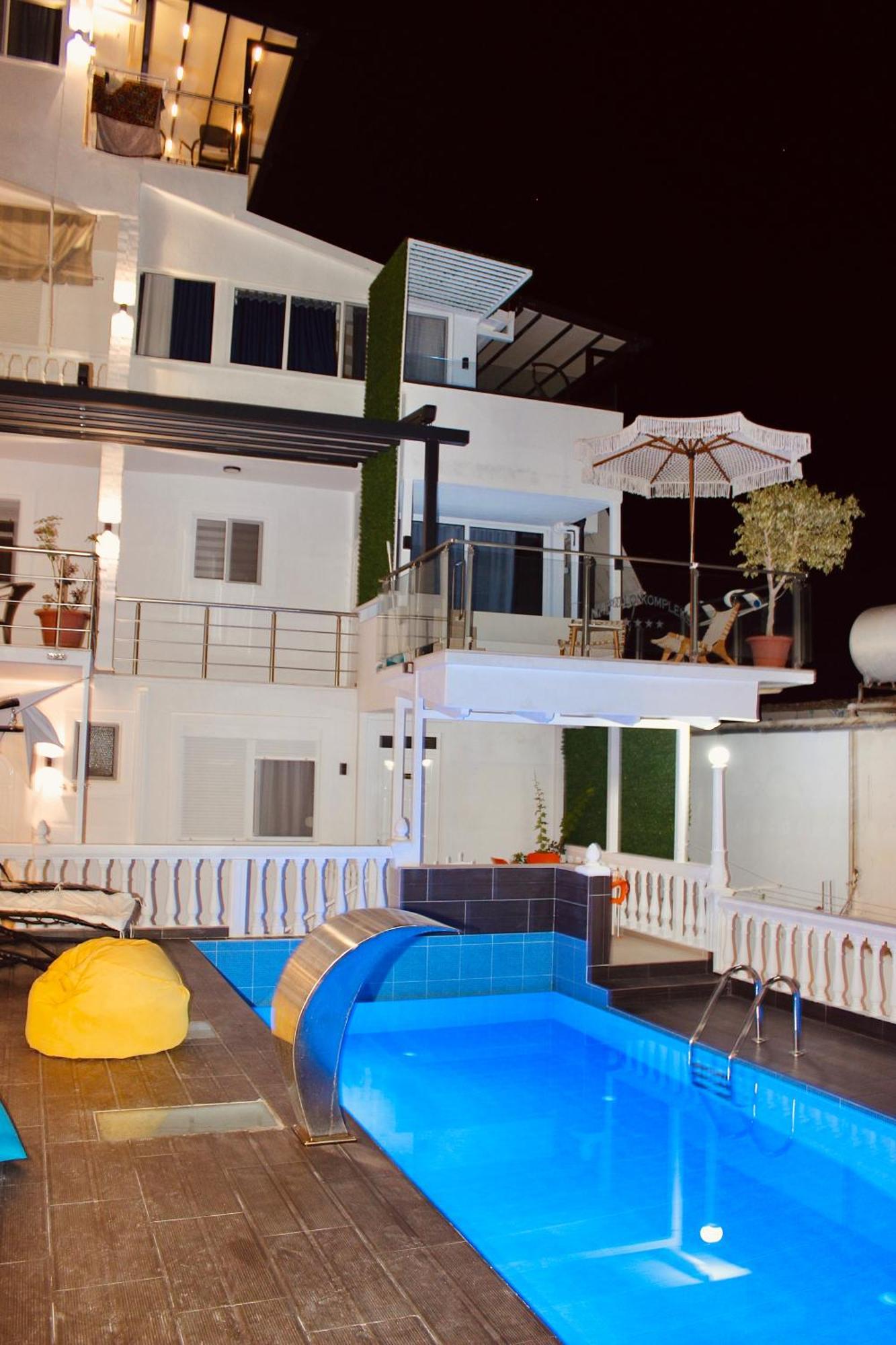 מלון Qeparo Napolon Complex מראה חיצוני תמונה
